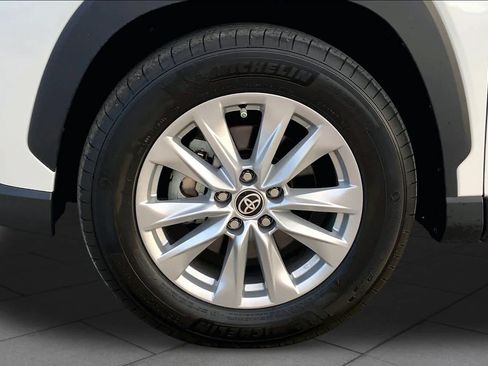 Used 2022 Toyota Corolla Cross LE FWD image 11