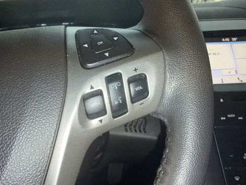 Used 2018 Ford Taurus SEL w/ Equipment Group 201A image 16