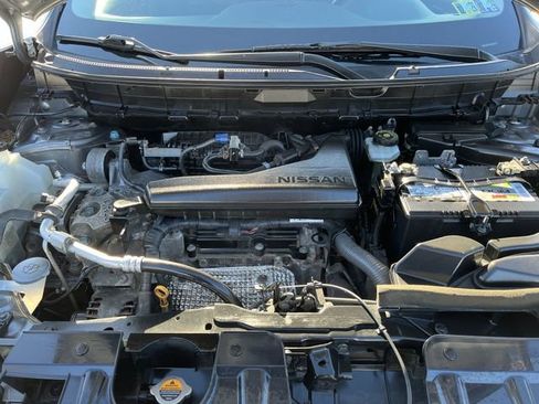 Used 2020 Nissan Rogue SV image 19