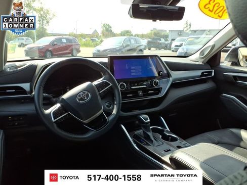 Used 2023 Toyota Highlander Platinum AWD/4WD image 13