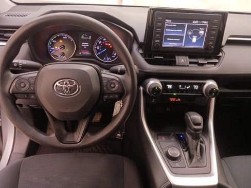 Used 2019 Toyota RAV4 LE image 14