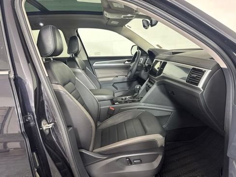 Used 2023 Volkswagen Atlas SEL Premium AWD/4WD image 4