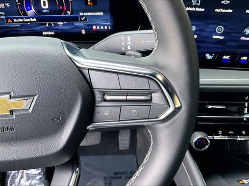 Used 2026 Chevrolet Traverse LT w/ Driver Confidence Package image 24