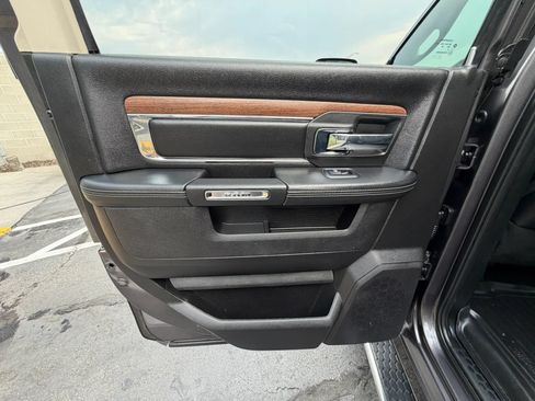 Used 2017 RAM 1500 Laramie AWD/4WD image 19