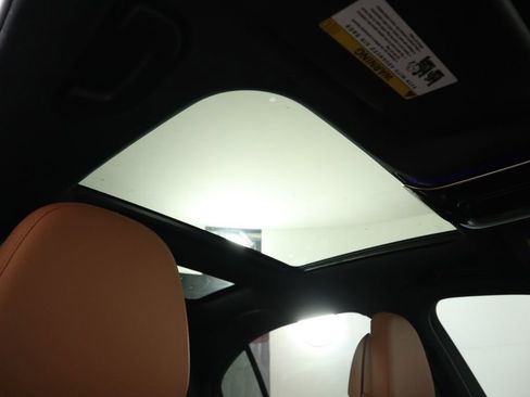 Used 2025 Mercedes-Benz C 300 Sedan image 19