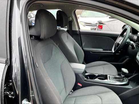 Used 2025 Kia K4 FWD image 9