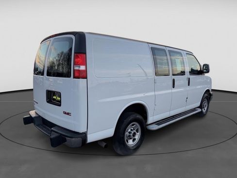 Used 2024 GMC Savana 2500 w/ Driver Convenience Package image 6