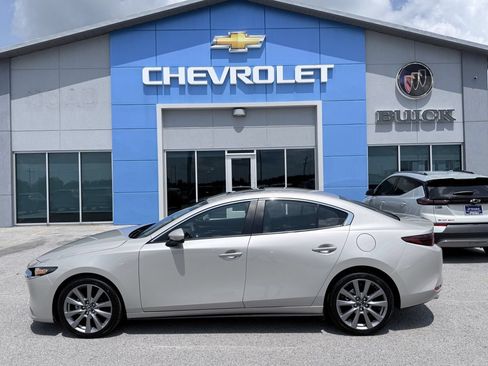 Used 2024 MAZDA MAZDA3 s FWD image 3