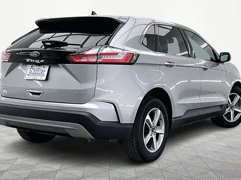 Used 2022 Ford Edge SEL w/ Convenience Package image 2