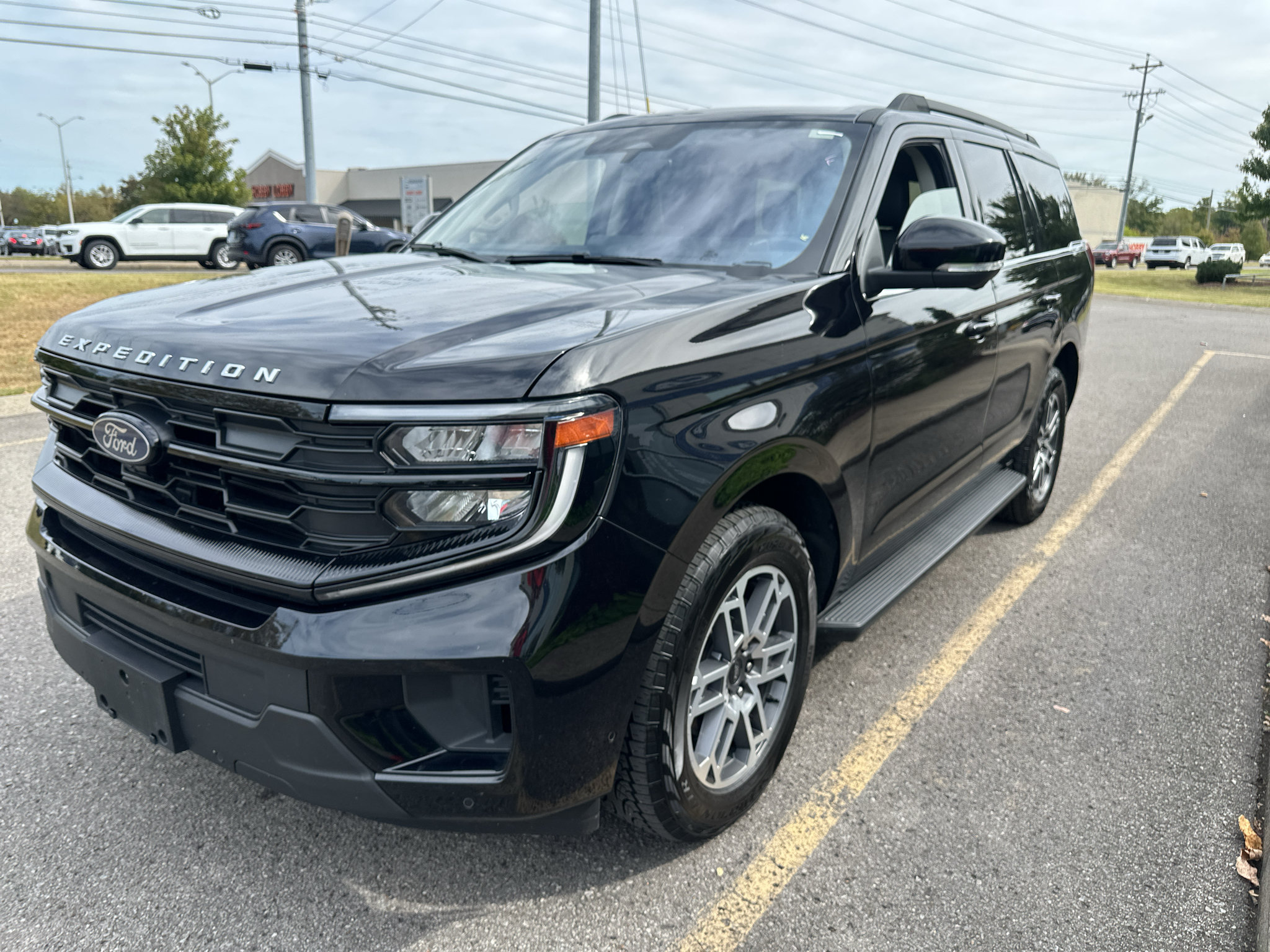 Used 2025 Ford Expedition Active AWD/4WD image 8
