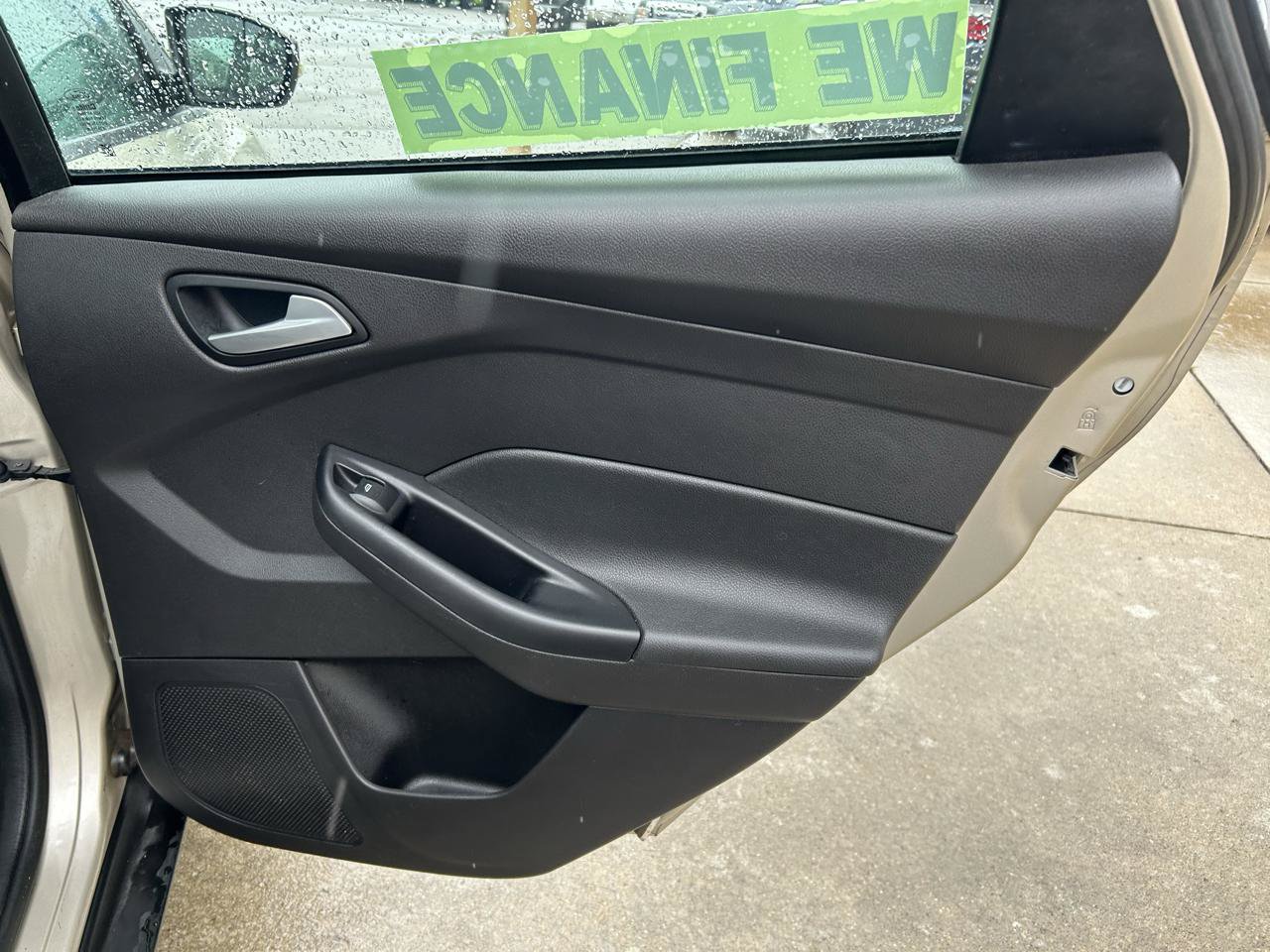 Used 2017 Ford Focus SE FWD image 15