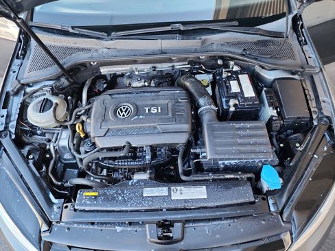 Used 2015 Volkswagen Golf Launch Edition image 22