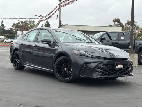 New 2026 Toyota Camry SE FWD image 1