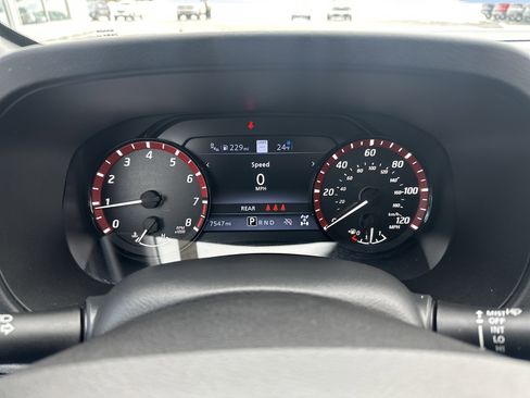 Used 2025 Nissan Frontier PRO-4X w/ Pro Premium Package image 16