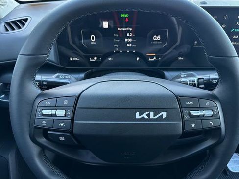 New 2025 Kia K4 EX image 24