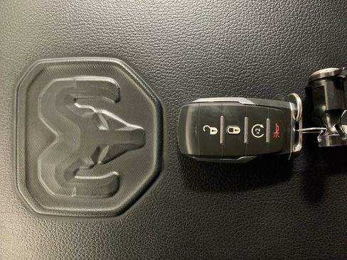Used 2026 RAM 1500 Laramie AWD/4WD image 30