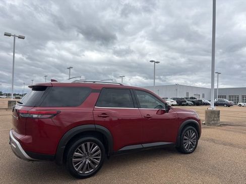 Used 2023 Nissan Pathfinder SL w/ SL Premium Package image 4