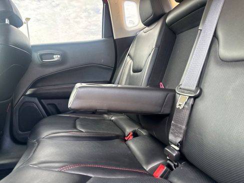 Used 2018 Jeep Compass Trailhawk w/ Leather Interior Group AWD/4WD image 34