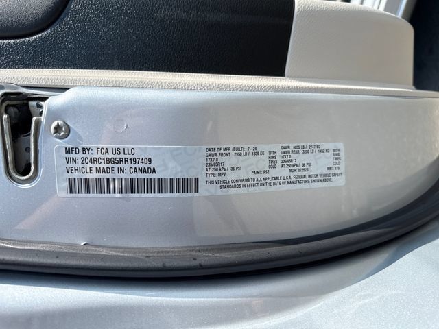 Used 2024 Chrysler Pacifica Touring-L FWD image 17