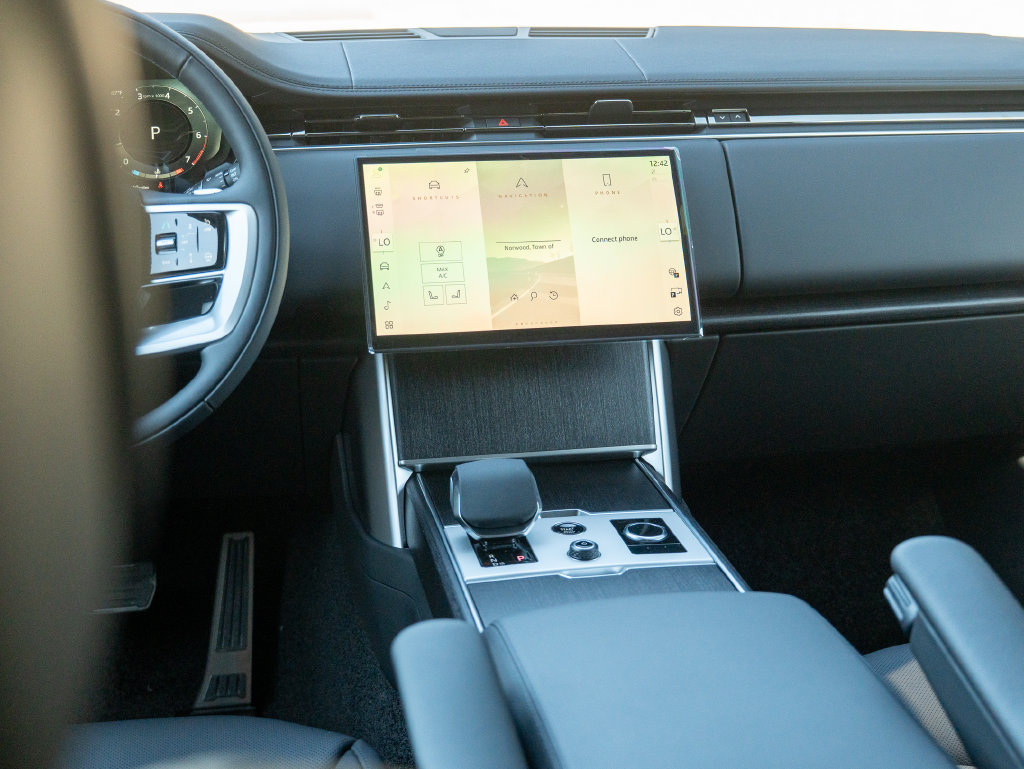 New 2027 Land Rover Range Rover Long Wheelbase SE AWD/4WD image 19