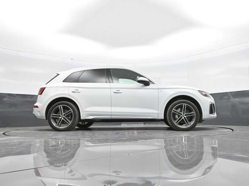 Used 2021 Audi Q5 e Premium Plus image 40