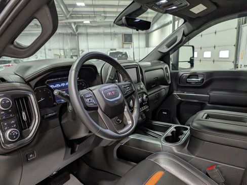 Used 2020 GMC Sierra 2500 AT4 w/ AT4 Premium Package AWD/4WD image 18