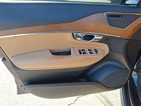 Used 2017 Volvo XC90 T6 Inscription w/ Vision Package image 10