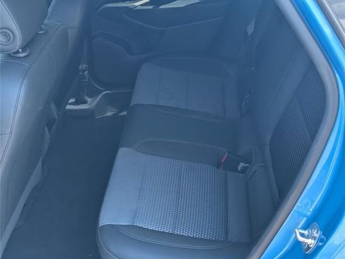 Used 2025 Chevrolet Trax LT FWD image 16