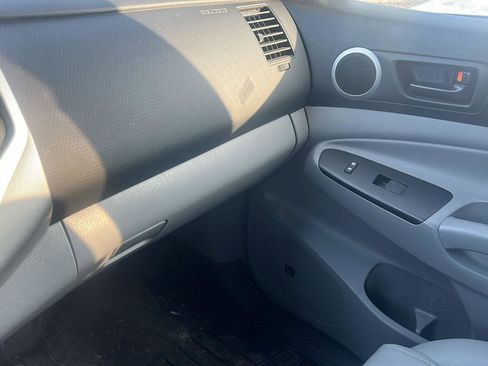 Used 2014 Toyota Tacoma 4x4 Double Cab w/ Limited Package image 22