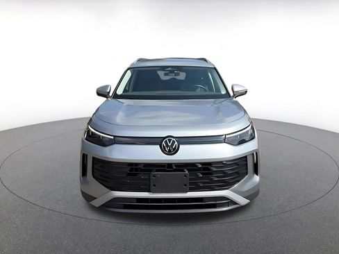 Used 2026 Volkswagen Tiguan SE AWD/4WD image 4