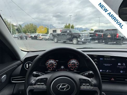 Used 2021 Hyundai Elantra SEL w/ Convenience + Premium Package FWD image 20