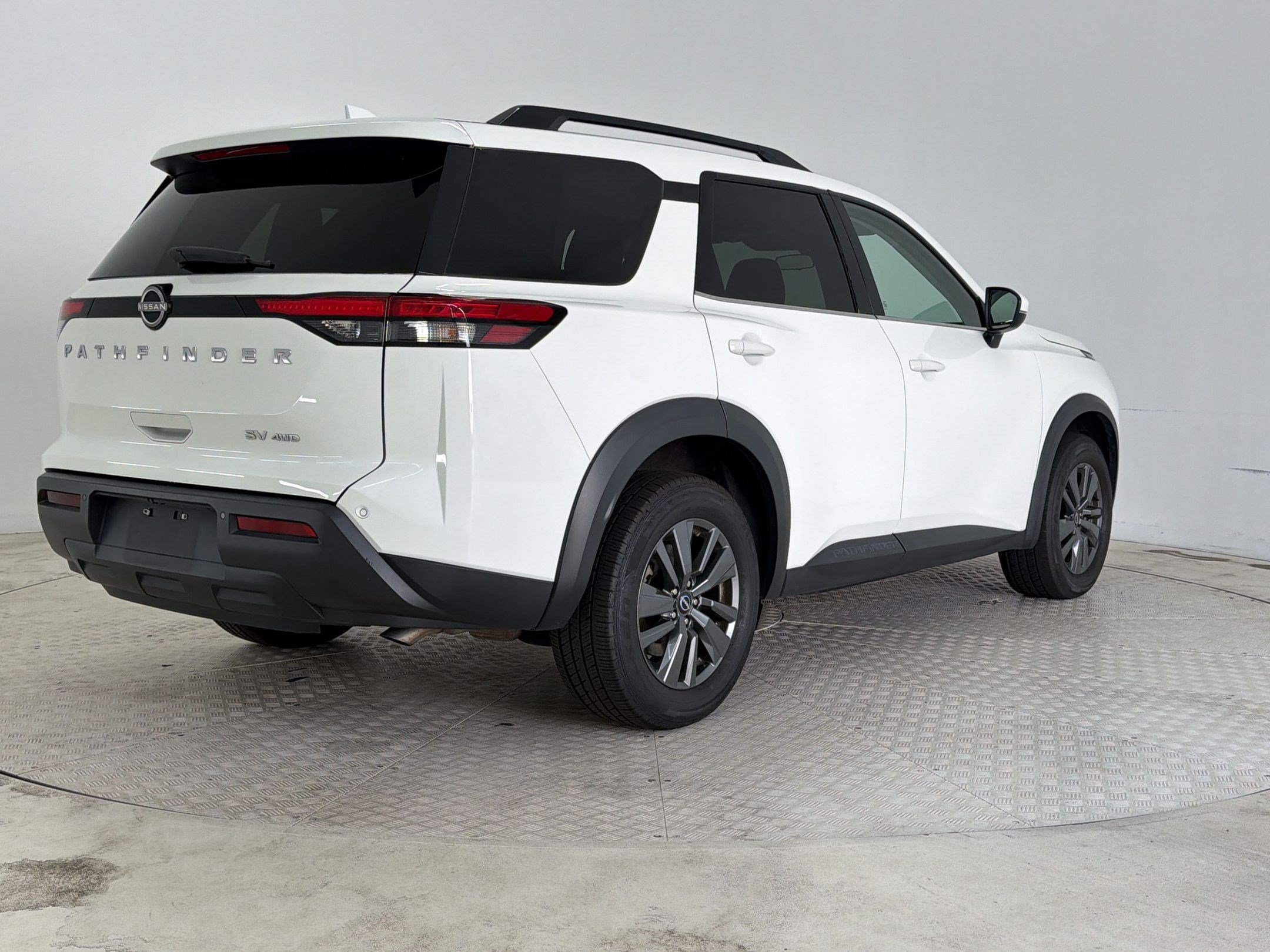 Used 2023 Nissan Pathfinder SV AWD/4WD image 9