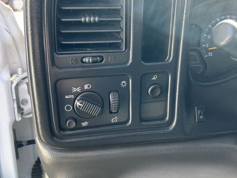 Used 2006 Chevrolet Silverado 2500 W/T image 6