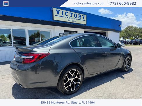 Used 2017 Buick Regal Sport Touring FWD image 2