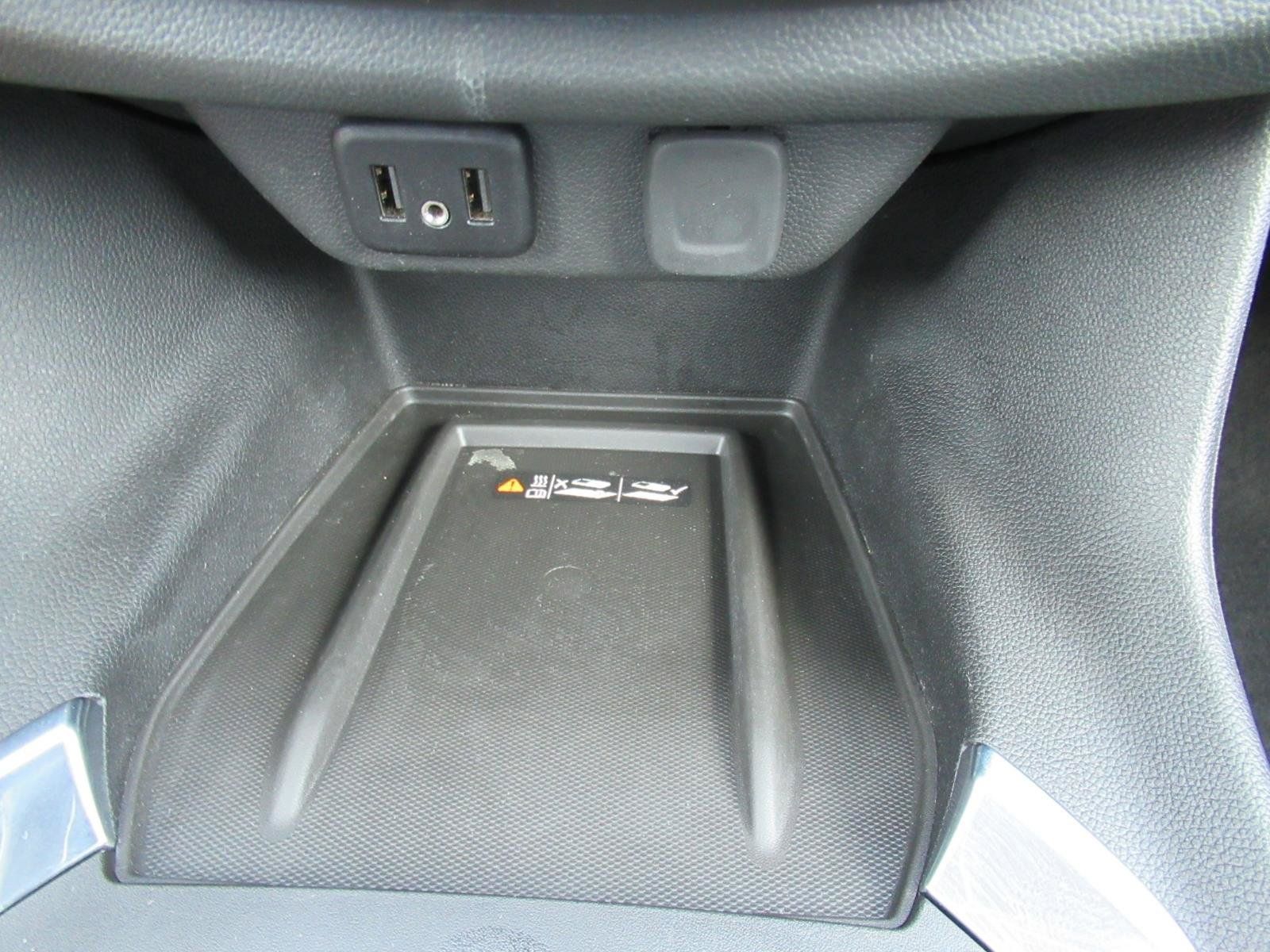 Used 2022 Chevrolet Traverse LT FWD image 29