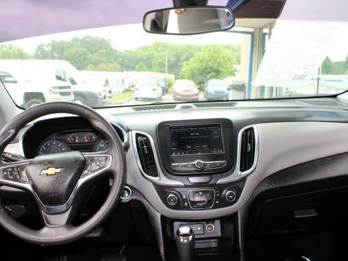 Used 2019 Chevrolet Equinox LS image 9