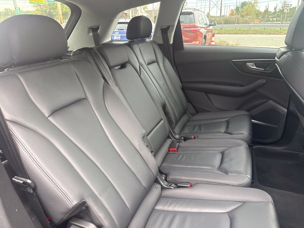 Used 2023 Audi Q7 3.0T Premium Plus AWD/4WD image 28