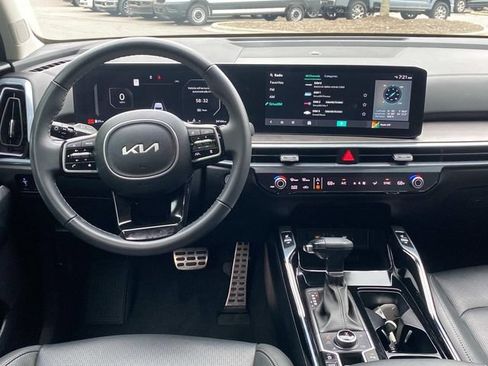Used 2025 Kia Sorento SX AWD/4WD image 8