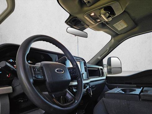 Used 2023 Ford F250 XL w/ STX Appearance Package AWD/4WD image 9