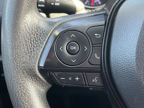 Used 2020 Toyota RAV4 XLE w/ Convenience Package FWD image 19