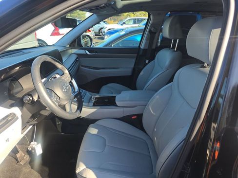 Used 2023 Hyundai Palisade SEL image 3
