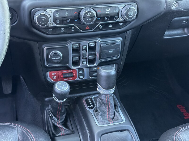 Used 2020 Jeep Gladiator Rubicon AWD/4WD image 17