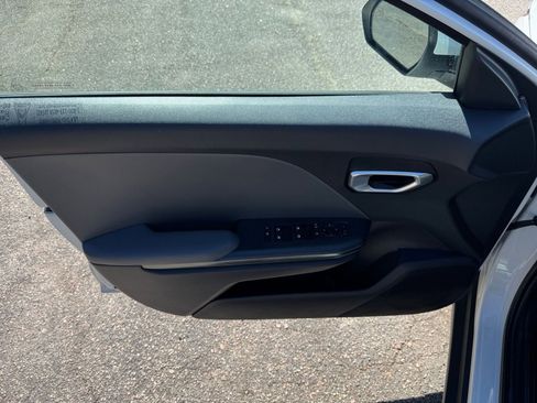 Used 2025 Kia K4 LXS image 18