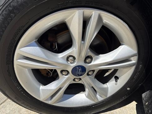 Used 2014 Ford Focus SE w/ SE Winter Package FWD image 31
