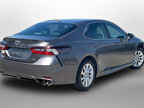 Used 2024 Toyota Camry SE FWD image 11