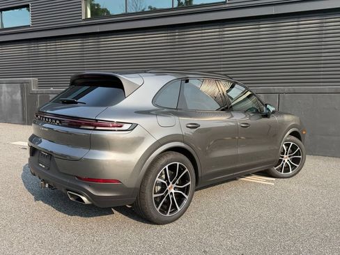 Certified 2026 Porsche Cayenne AWD/4WD image 10