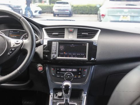Used 2019 Nissan Sentra SR w/ Premium Package (SR) FWD image 16
