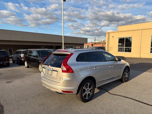 Used 2015 Volvo XC60 T6 AWD/4WD image 4