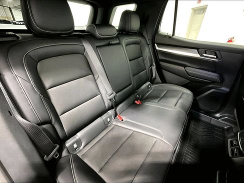 Used 2026 GMC Terrain Elevation w/ Elevation Premium Package FWD image 32