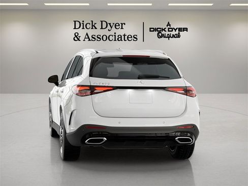 Used 2025 Mercedes-Benz GLC 300 image 15